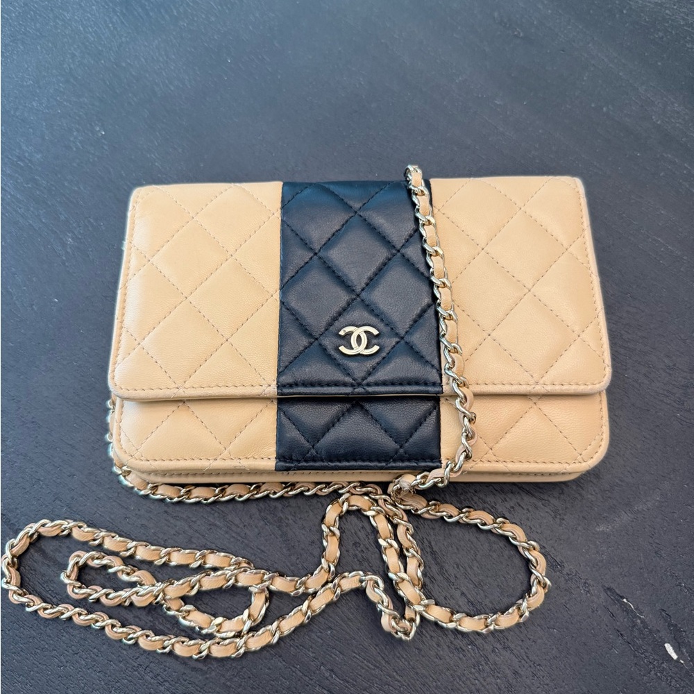 Chanel Cream and Black Quilted wallet on chain